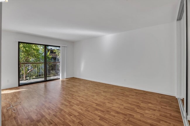 Photo - 490 N Civic Dr Unit 409