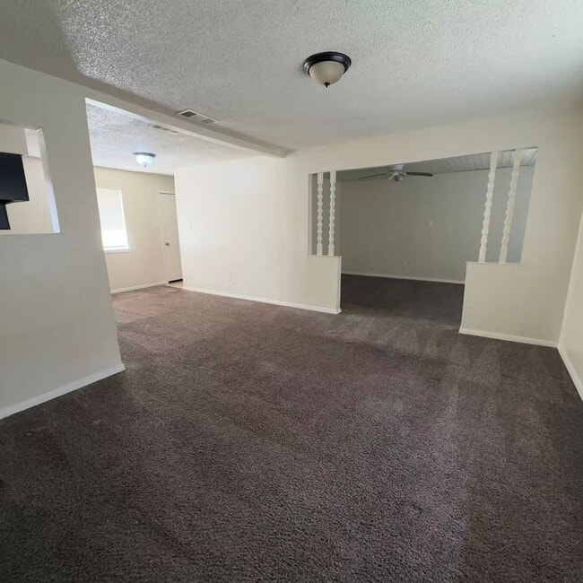 Photo - Beautiful 3 Bedroom 2 Bathroom in Garland!