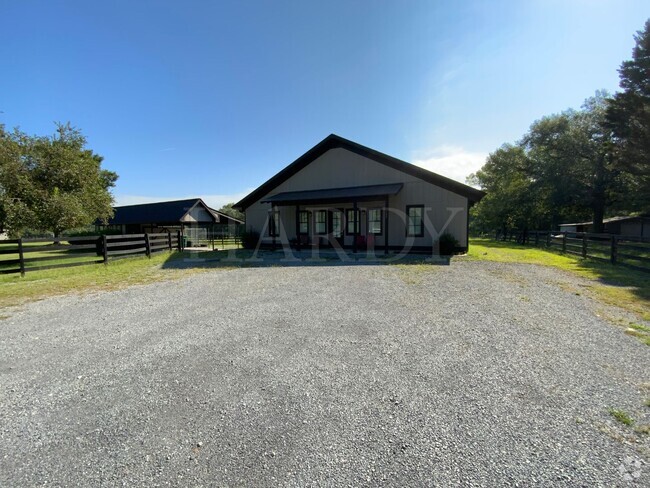 Building Photo - 127 Carpenter Road NE, Calhoun, GA Rental