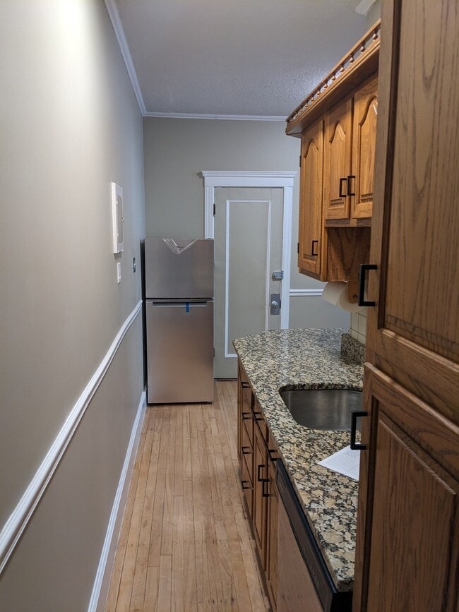 Photo - 153 Strathmore Rd Unit #3