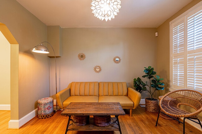 Building Photo - 101 S Bentz St Rental