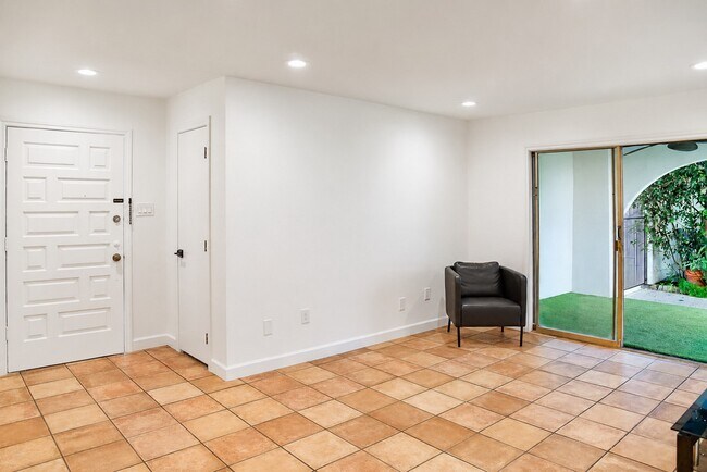 2744 Briarhurst Dr Unit 31