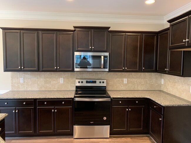 Photo - 820 Silver Leaf Dr