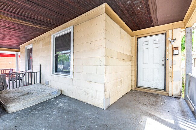 Photo - 734 Dewey Ave