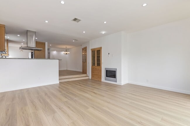 Photo - 11925 Mayfield Ave