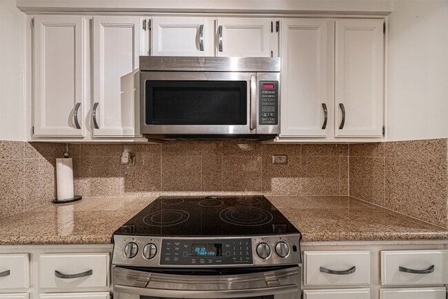 Building Photo - 661 Bering Dr Unit 404