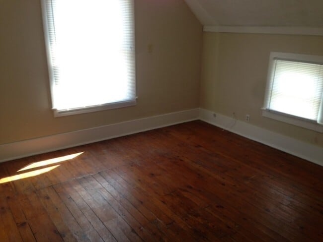 Photo - 2472 2nd St
