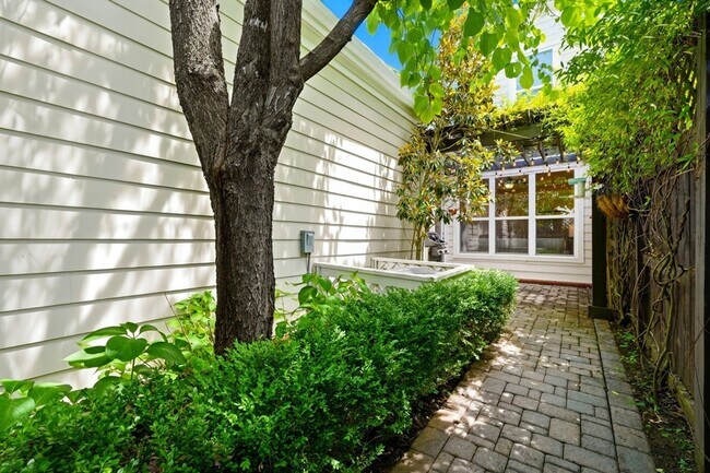 360 Byron Way