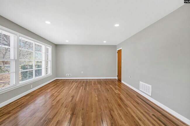 Photo - 1813 Fairlawn Cir