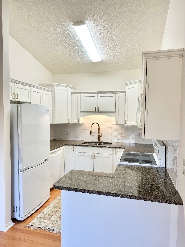 Photo - 8621 Flagstone Way