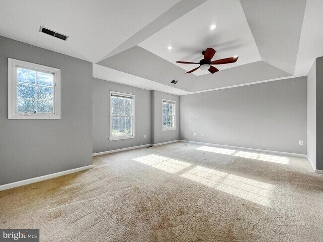 Photo - 214 W Locust St