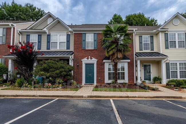 Photo - 142 Spring Crossing Cir