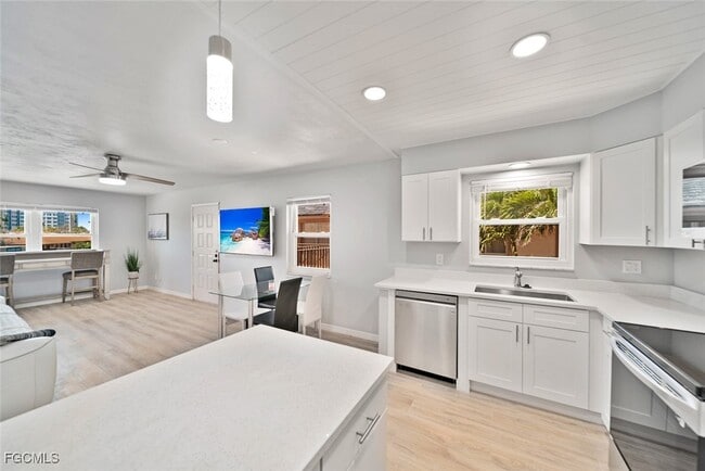 Photo - 16881 Davis Rd Unit 721