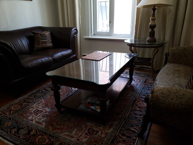 Building Photo - 1282 Rue Saint-Timothée Unit 1282