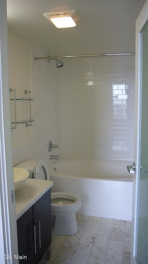 Photo - 111 W 7th St