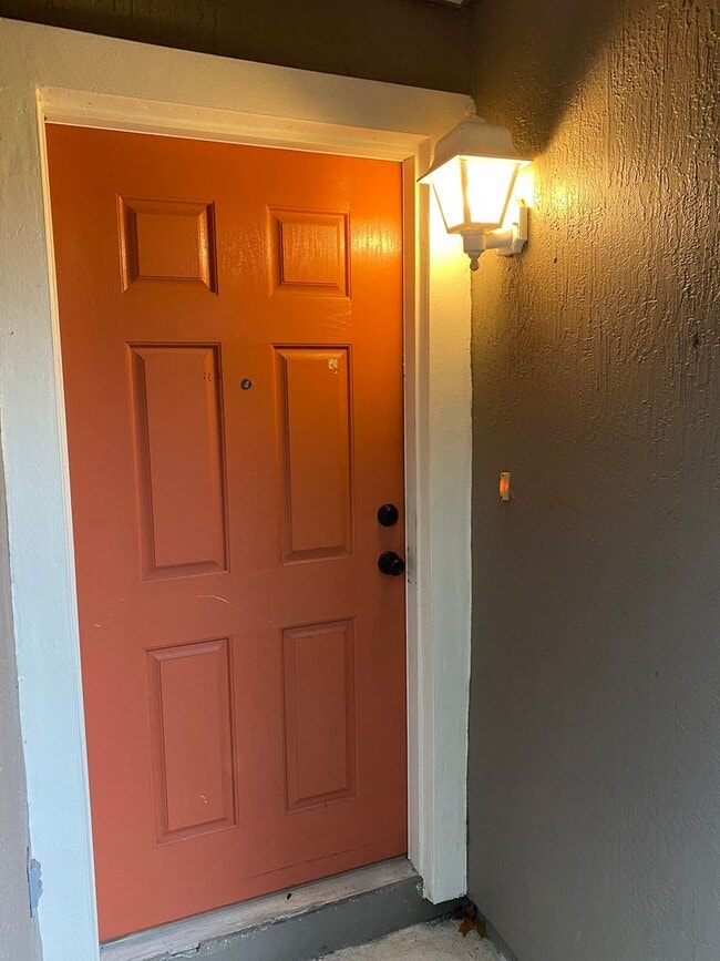 Photo - One-Story End Unit Oasis Backing to Preserve - No Carpet + Plantation Amenities!!