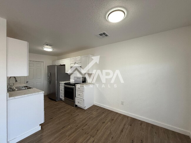 Photo - 4906 Buckwheat St