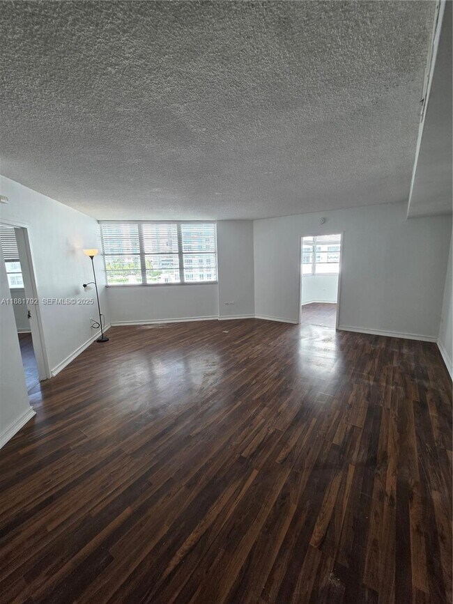 Photo - 905 Brickell Bay Dr Unidad 1522