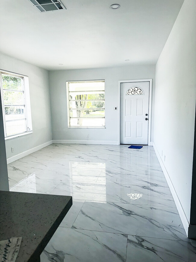 Photo - 425 SW 18th Ave Unit 425