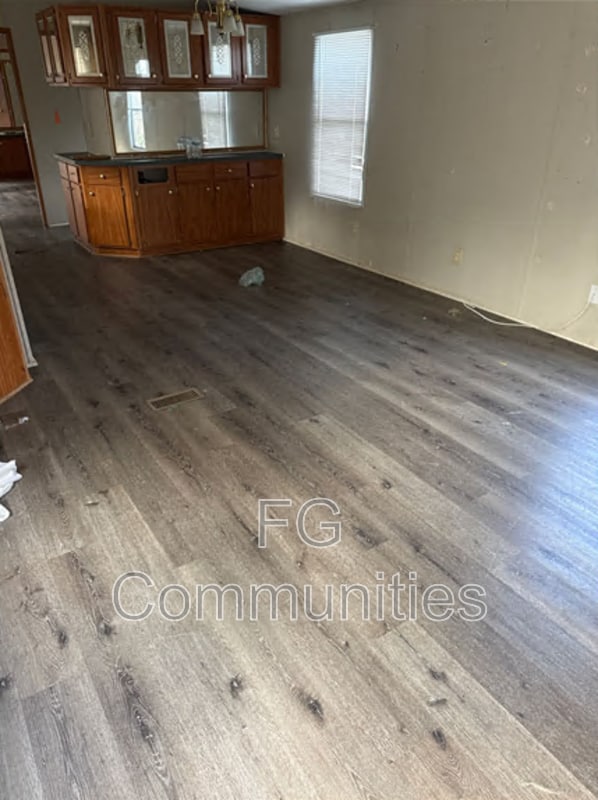 Photo - 3160 Dunn St