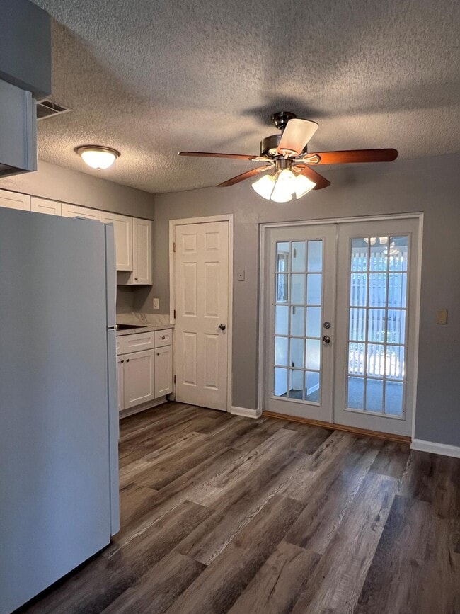 Photo - 2467 Mercury Dr