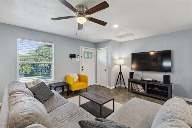 Photo - 2630 Springvale Dr