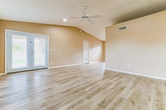 Photo - 4012 E Covina St