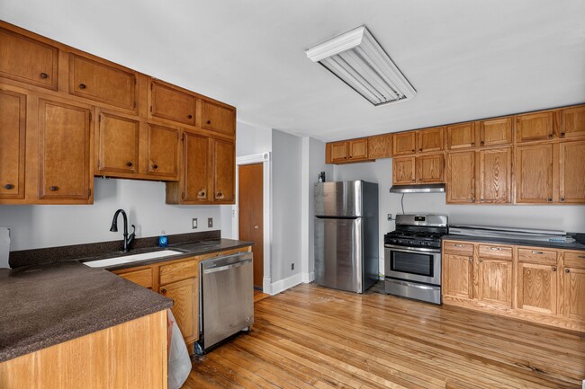 Photo - 515 Whitall St