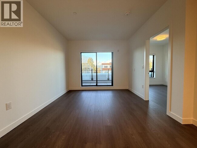 Photo - 1680 E 12th Ave