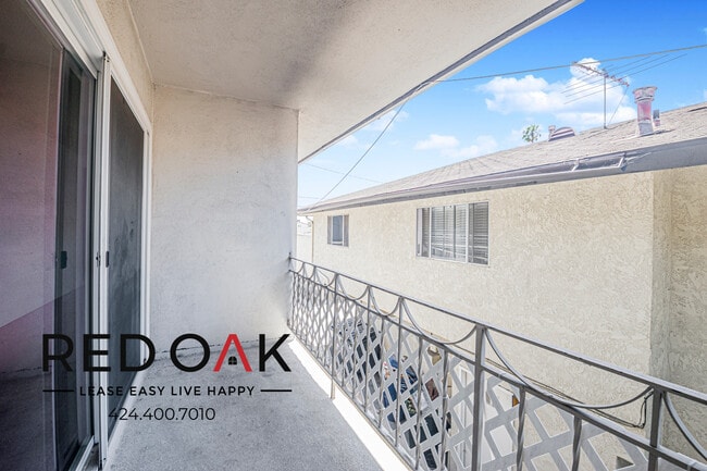 Photo - 10714 Western Ave Unidad 6