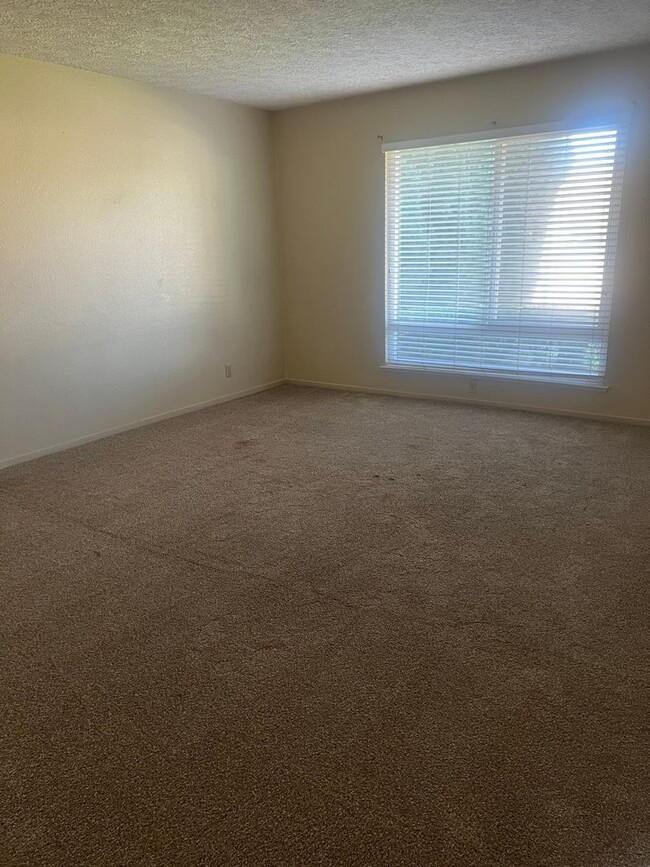 Photo - 948 Northwood Dr