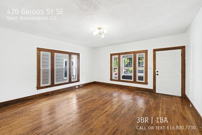 Photo - 420 Griggs St SE
