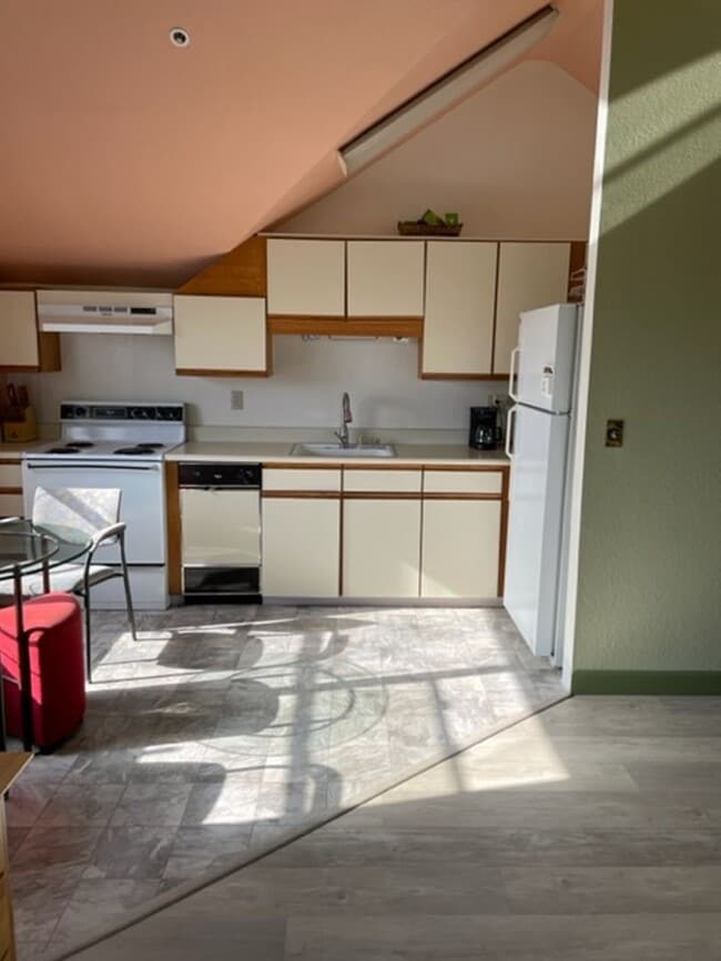 Building Photo - 21730 Stevens Creek Blvd Unit 301 Rental