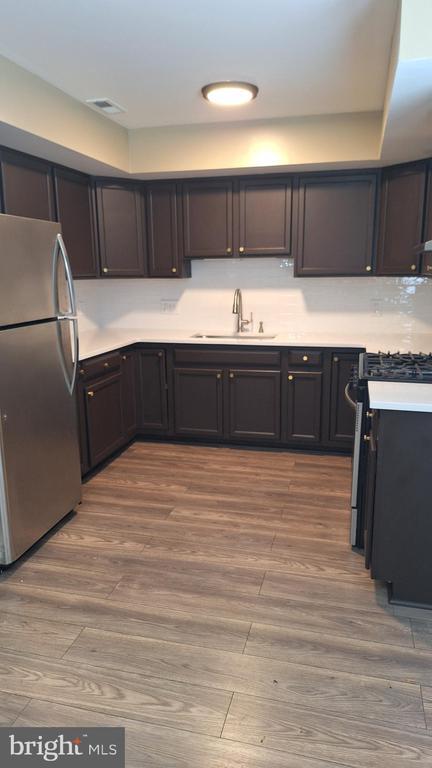 Photo - 102 Royal Ct Ln