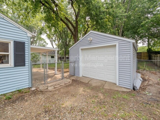 Photo - 1928 Eckener Dr