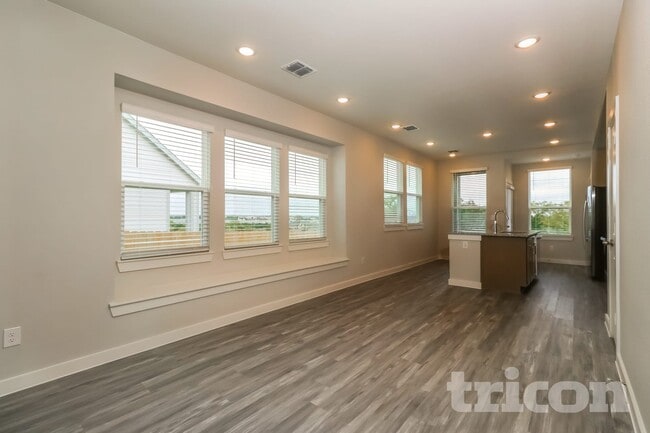 445 Raglands Rd