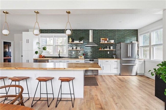 Photo - 1291 Avon Ave SW