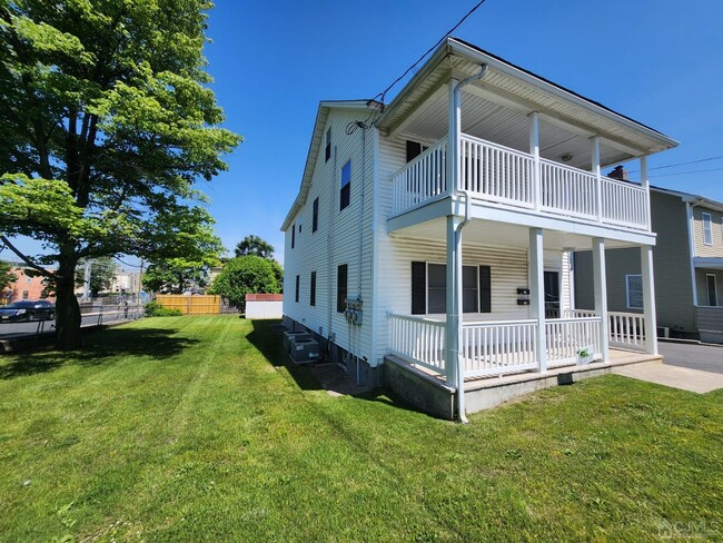 Photo - 154 George St Unit 1