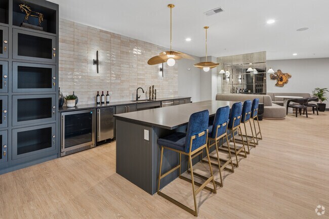 Lounge - Kitchen - Cerca