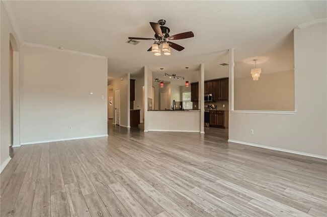 Photo - 315 Waterlily Way