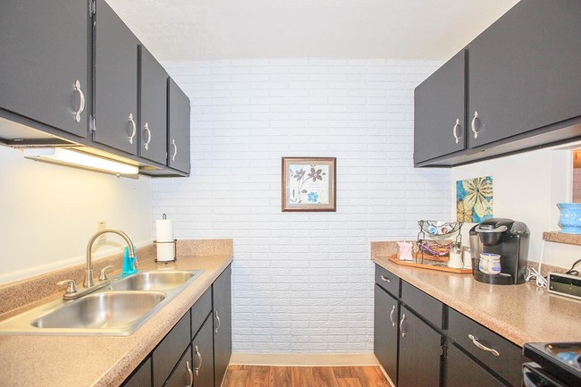 DISFRUTA DE PREPARAR COMIDAS EN TU COCINA RENOVADA - Oakstone Ridge