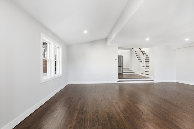 Photo - 85 Euclid Ave