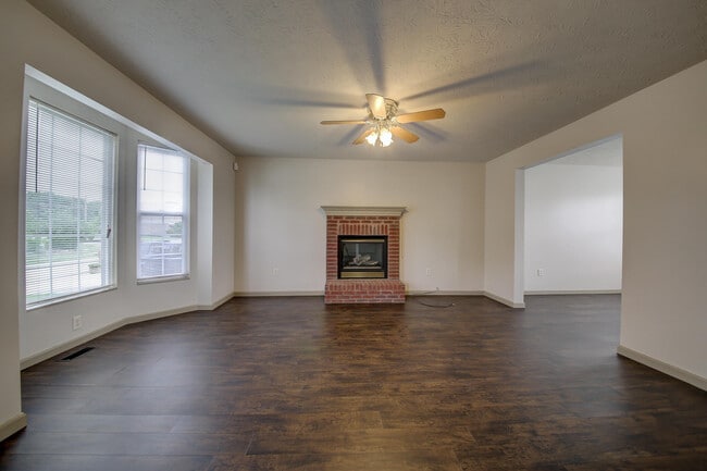 Photo - 1040 Bloomfield Ct