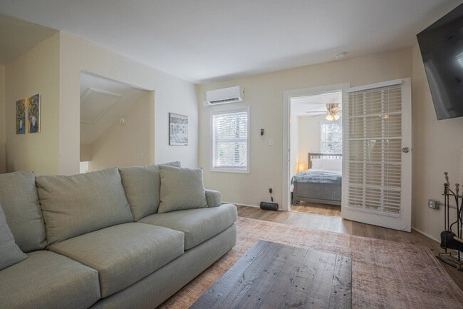 Building Photo - 840 Bobbin Mill Rd Unit ID1247964P Rental