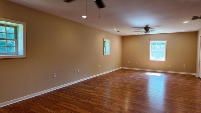 463 Old Moncks Corner Rd