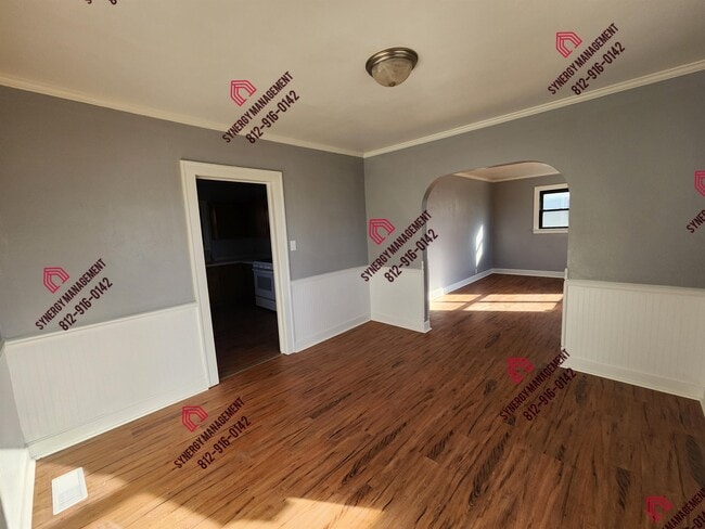 915 N Harlan Ave