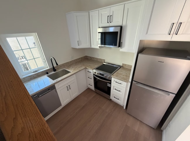 Building Photo - 3608 Wilshire Terrace