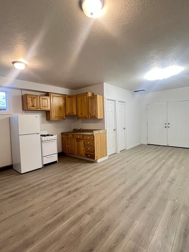 Photo - 700 W Ruby Ave Unit C