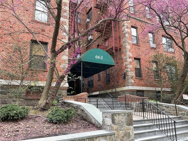 Building Photo - 663 Locust St Unit 3G Rental