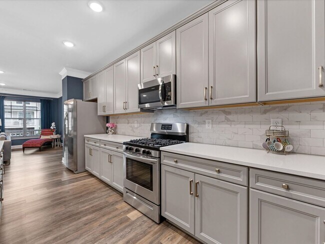 Photo - 2314 Creekmere Ln